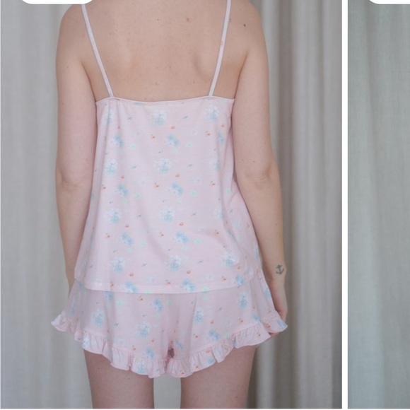 Djerf Avenue Go Slow Ruffle Shorts Summer Island - Picture 4 of 5